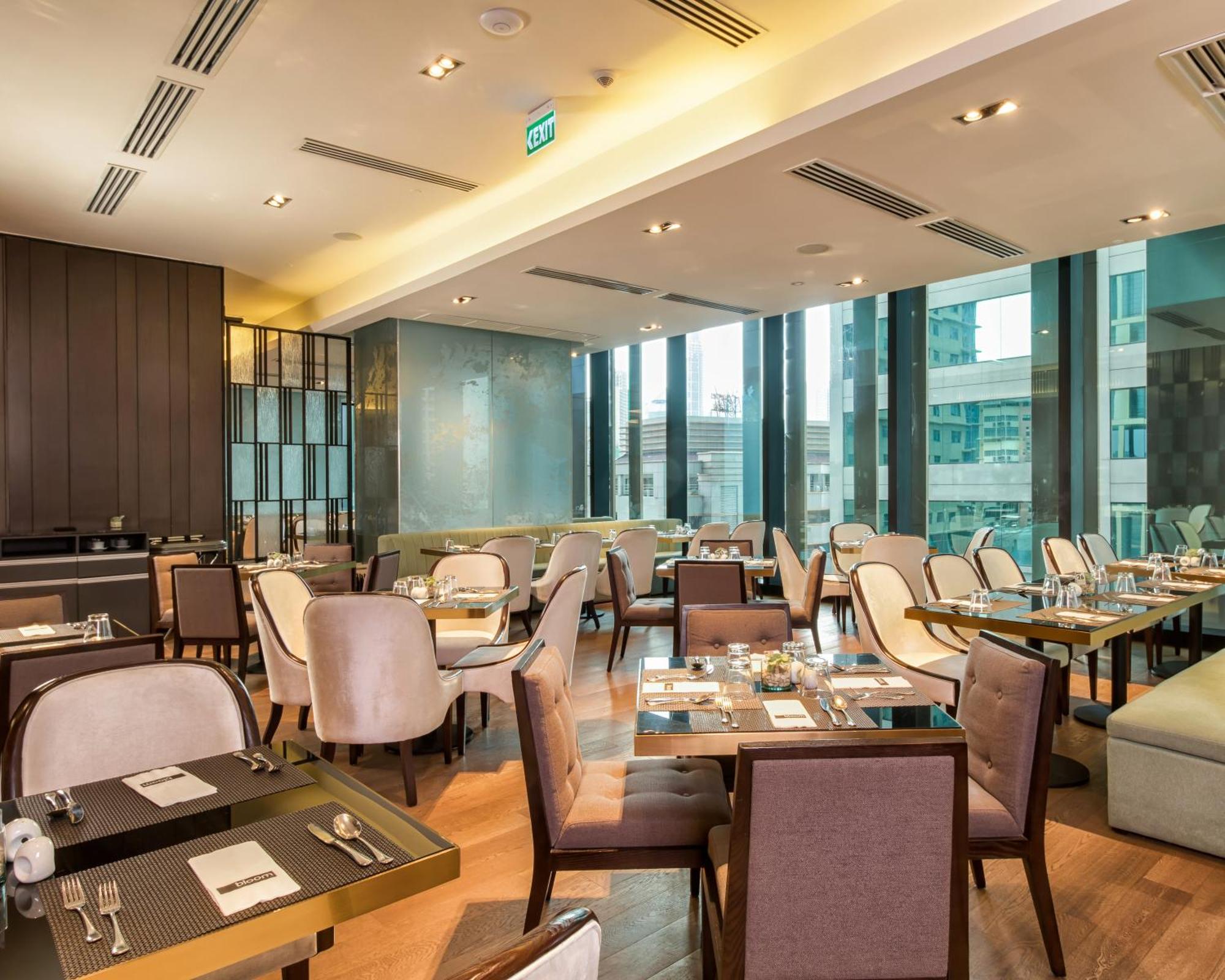 Hotel Oakwood Makati Avenue Makati City Esterno foto